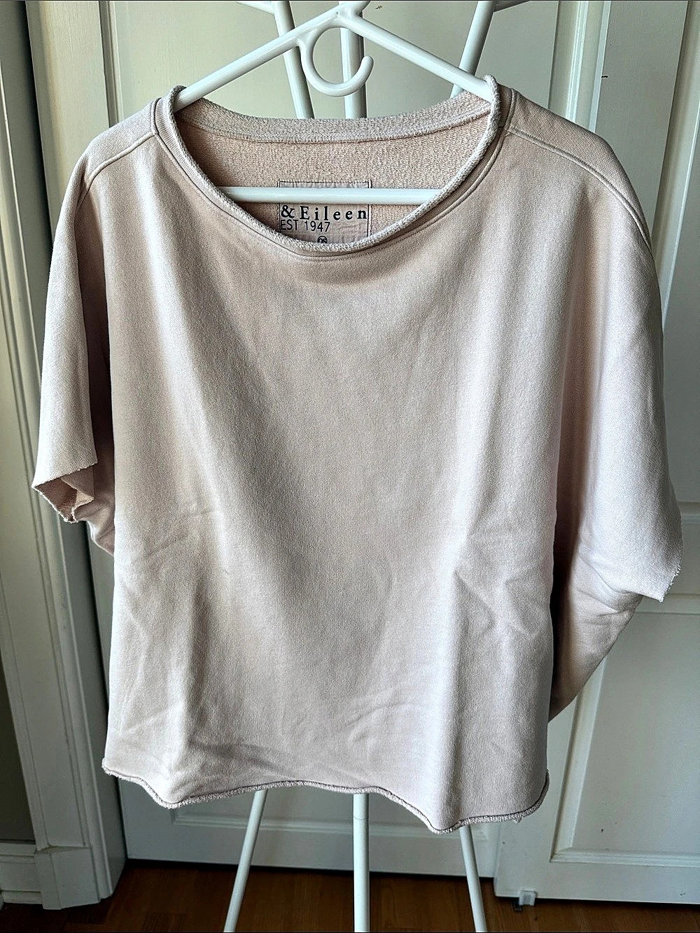 Frank & Eileen Barrymore Sweatshirt Short Sleeve Top in Pink